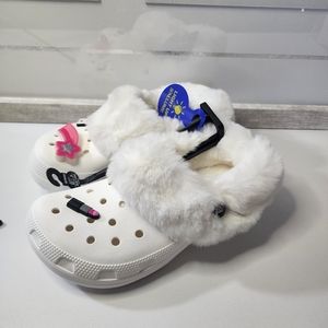 VALENTINE WHITE FUR CROCS (SIZE 8 WOMANS & 6 MANS